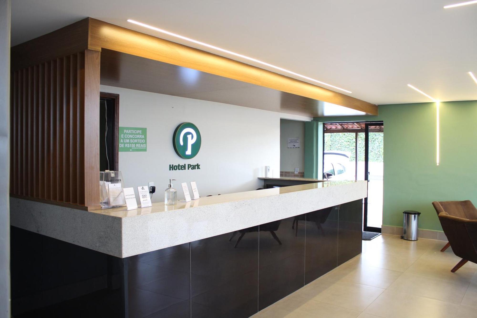 Hotel Park Valparaiso de Goias エクステリア 写真