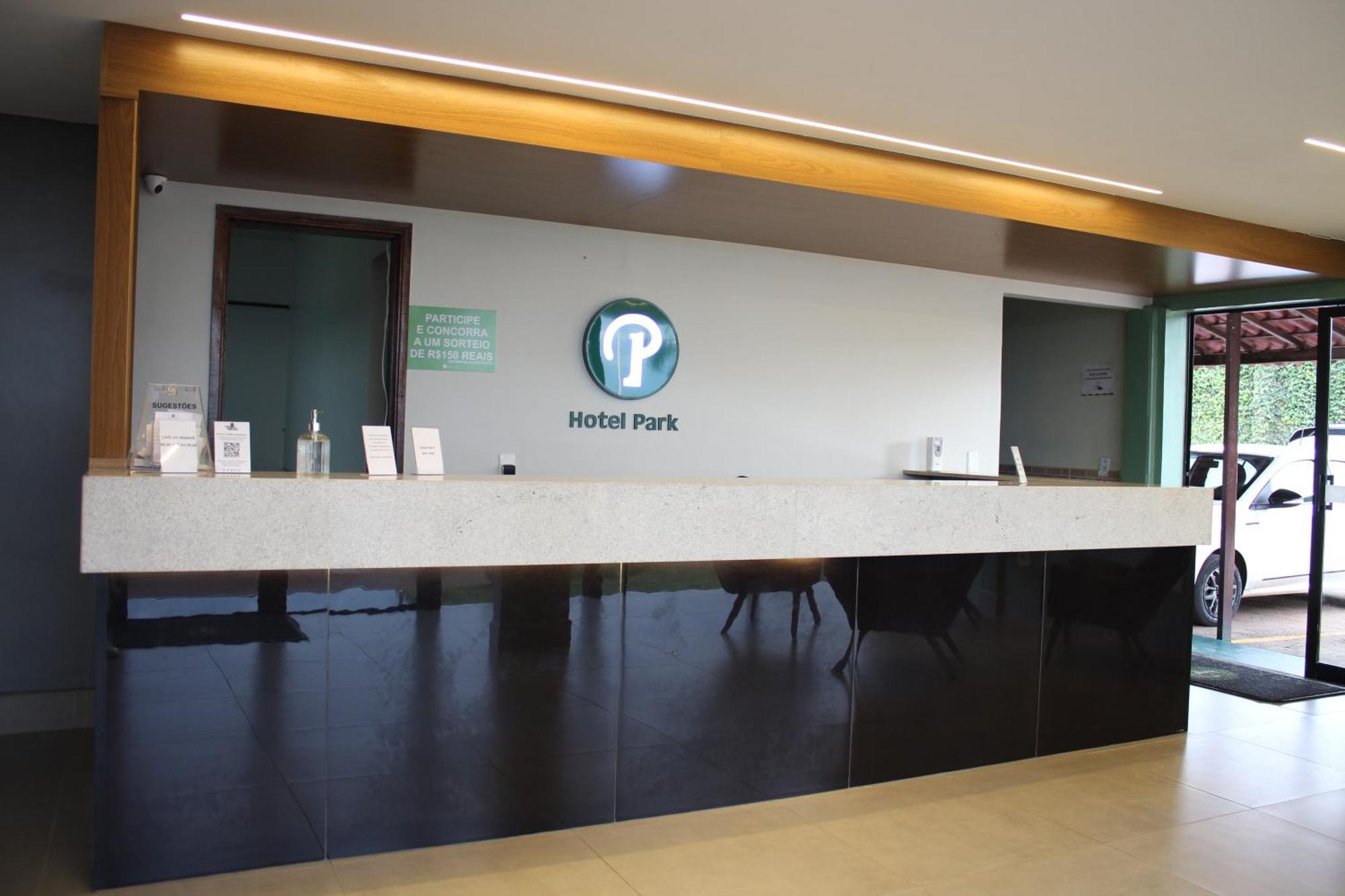 Hotel Park Valparaiso de Goias エクステリア 写真