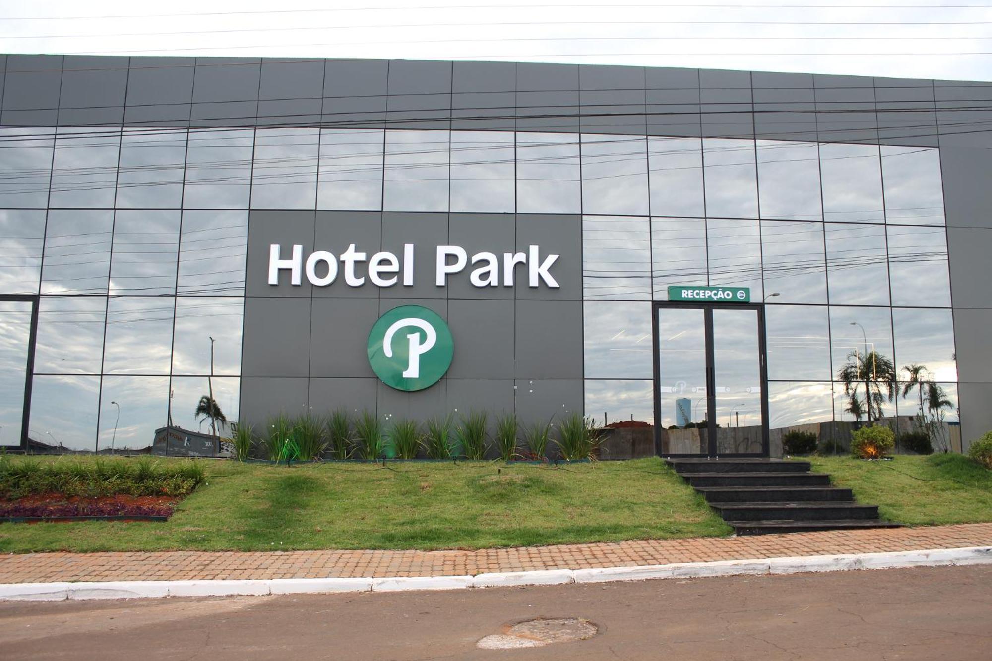 Hotel Park Valparaiso de Goias エクステリア 写真